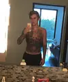 Justin Bieber, selain terkenal dengan suara emas dan ketampanannya, juga memiliki tattoo yang banyak di sekujur tubuhnya. Sekitar lima tahun belakangan ini, nampaknya koleksi tatonya pun bertambah. (Instagram/justinbieber)
