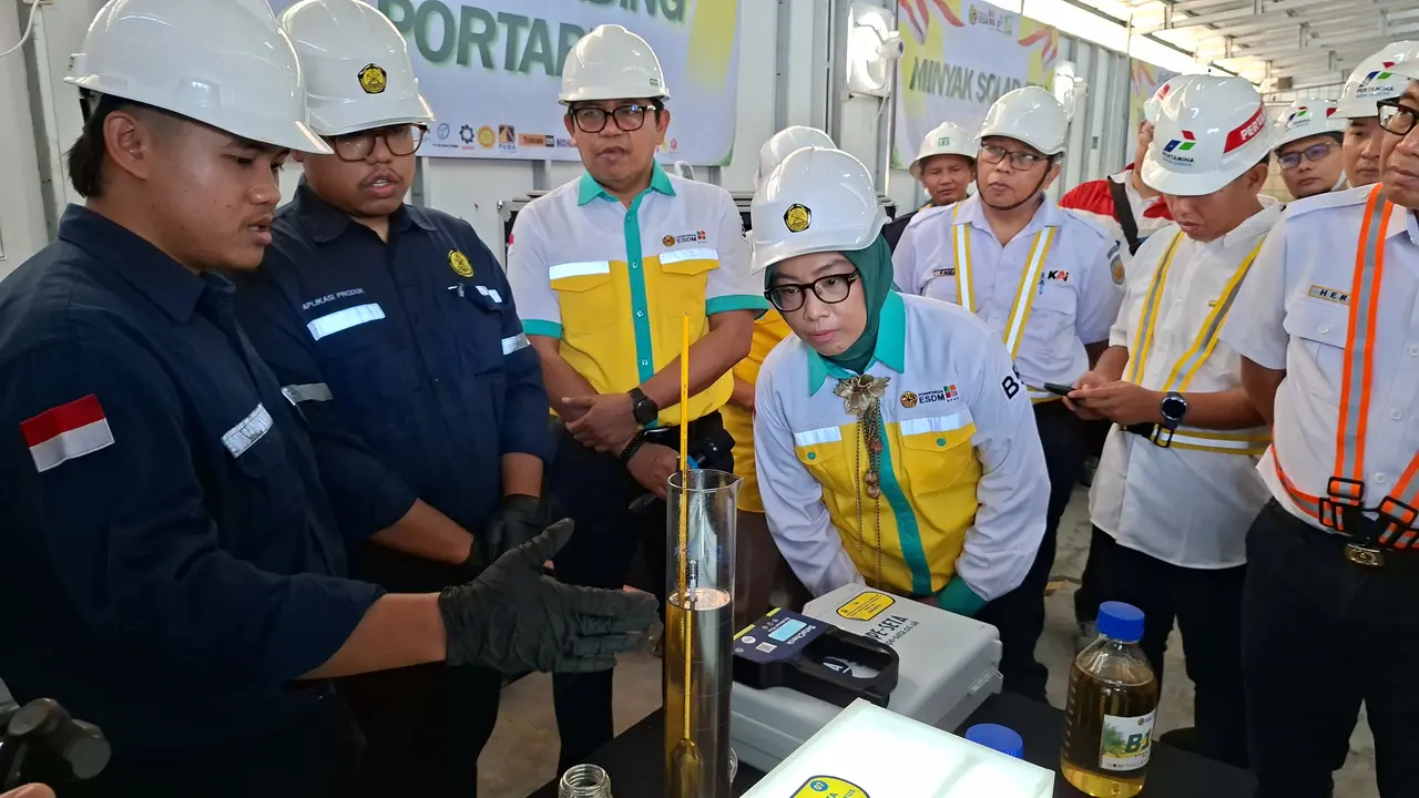 Seremoni proses uji coba biodiesel B50 sebagai bahan bakar kereta api. (Liputan6.com/Arief)