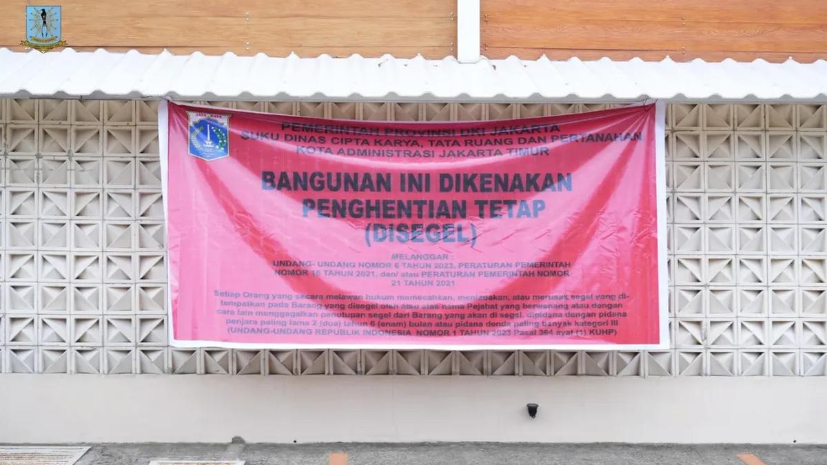 Pemkot Jaktim Segel Lapangan Padel Star Padel di Pulomas karena Tak Miliki Izin Bangunan