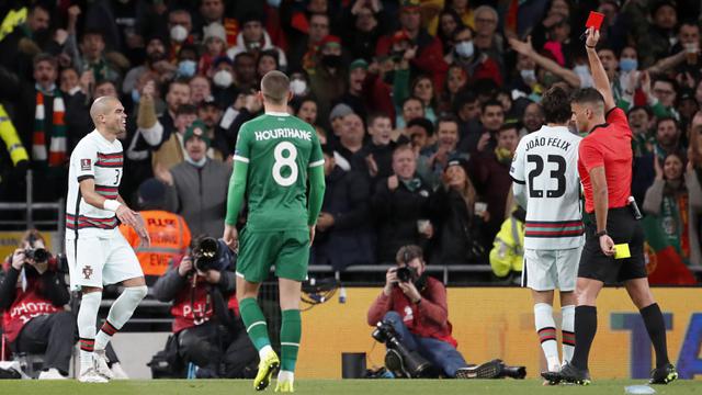 Foto: Bermodalkan 10 Pemain, Portugal Harus Puas Kantongi Satu Poin di Laga Lanjutan Kualifikasi Piala Dunia 2022