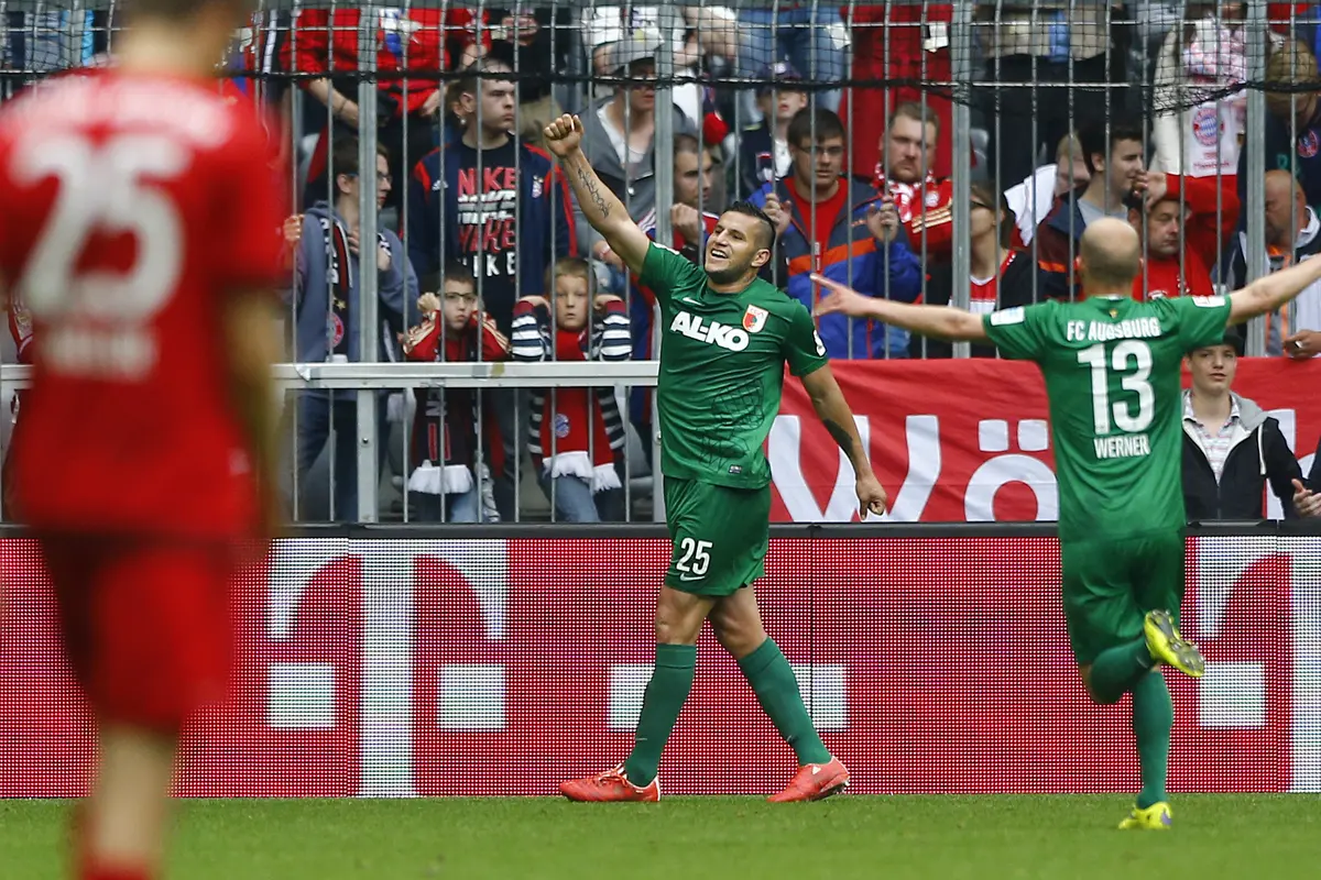 Bayern Muenchen vs Augsburg