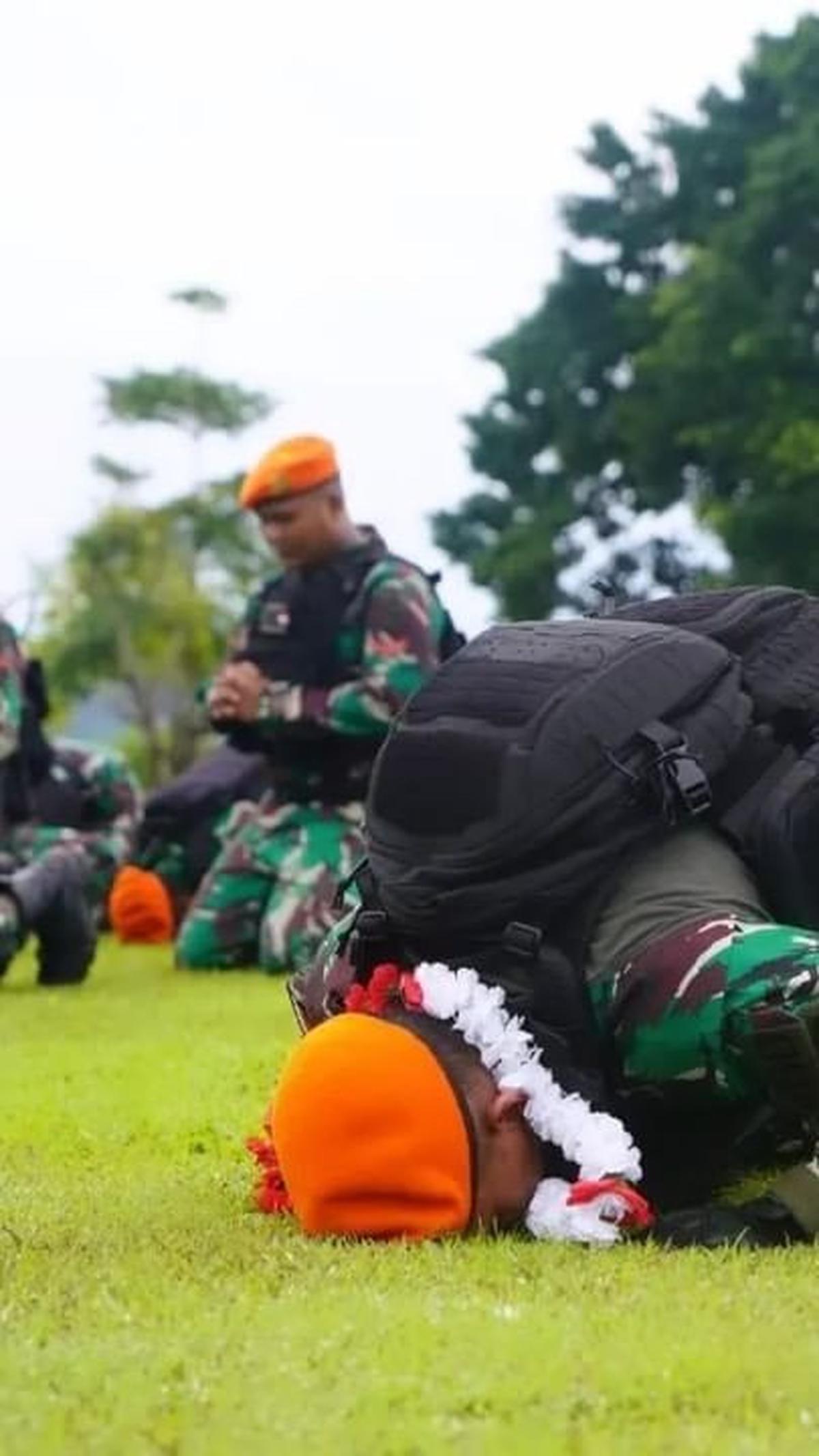 "Sujud syukur kami panjatkan kepada Allah SWT karena tugas mulia ini telah kami jalankan dengan baik, aman dan lancar," ujarnya. <br>