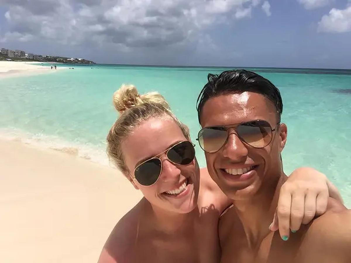 5 Potret Mesra Pemain Baru Timnas Indonesia Joey Pelupessy Bareng Marlies, Pasangan Serasi