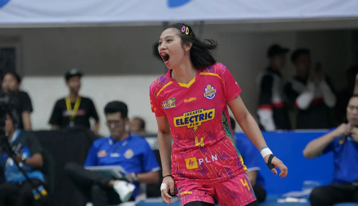 Tim putri Jakarta Electric PLN sukses mengandaskan perlawanan Gresik Petrokimia dalam lanjutan PLN Mobile Proliga 2025 seri ketiga putaran pertama di GOR Ken Arok Malang, Jumat (17/1/2025). Electric PLN menang meyakinkan atas Gresik Petrokimia Pupuk Indonesia dengan skor meyakinkan 3-0 (25-22, 25-19, 25-18). (Dok. Moji)