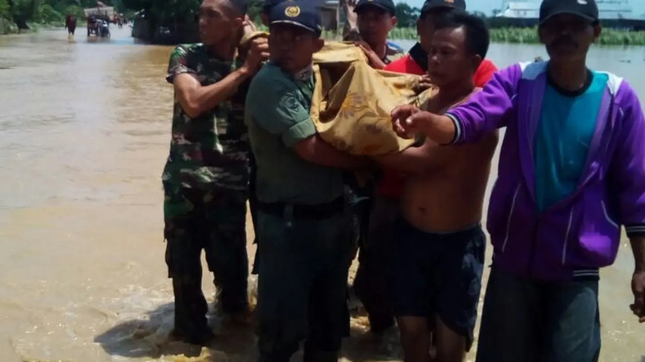 Maut Jemput Ibu Saat Selamatkan Diri dari Banjir Losari Brebes