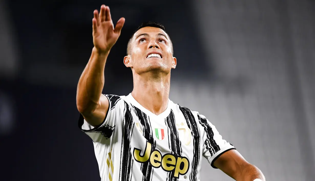 Striker Juventus, Cristiano Ronaldo, saat melawan Sampdoria pada laga Serie A di Stadion Allianz, Minggu (20/9/2020). Juventus menang dengan skor 3-0. (Marco Alpozzi/LaPresse via AP)