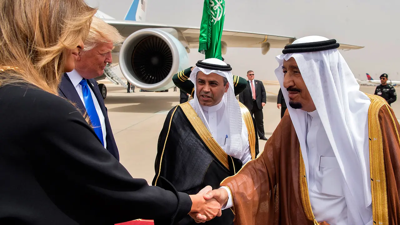 Berkunjung ke Arab Saudi, Trump Disambut Langsung Raja Salman