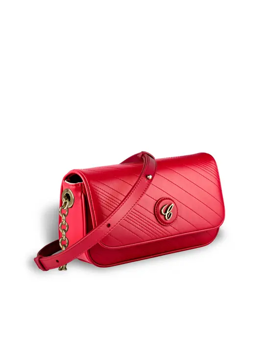 Ada juga koleksi handbag dan syal yang merepresentasikan jam tangan Chopard Happy Sport. Dengan keahlian khusus pembuatnya, selera yang bagus, kehalusan produksinya, hingga aksesori yang identik brand ini sendiri, kamu bisa menemukannya di koleksi ini. Foto: Chopard.