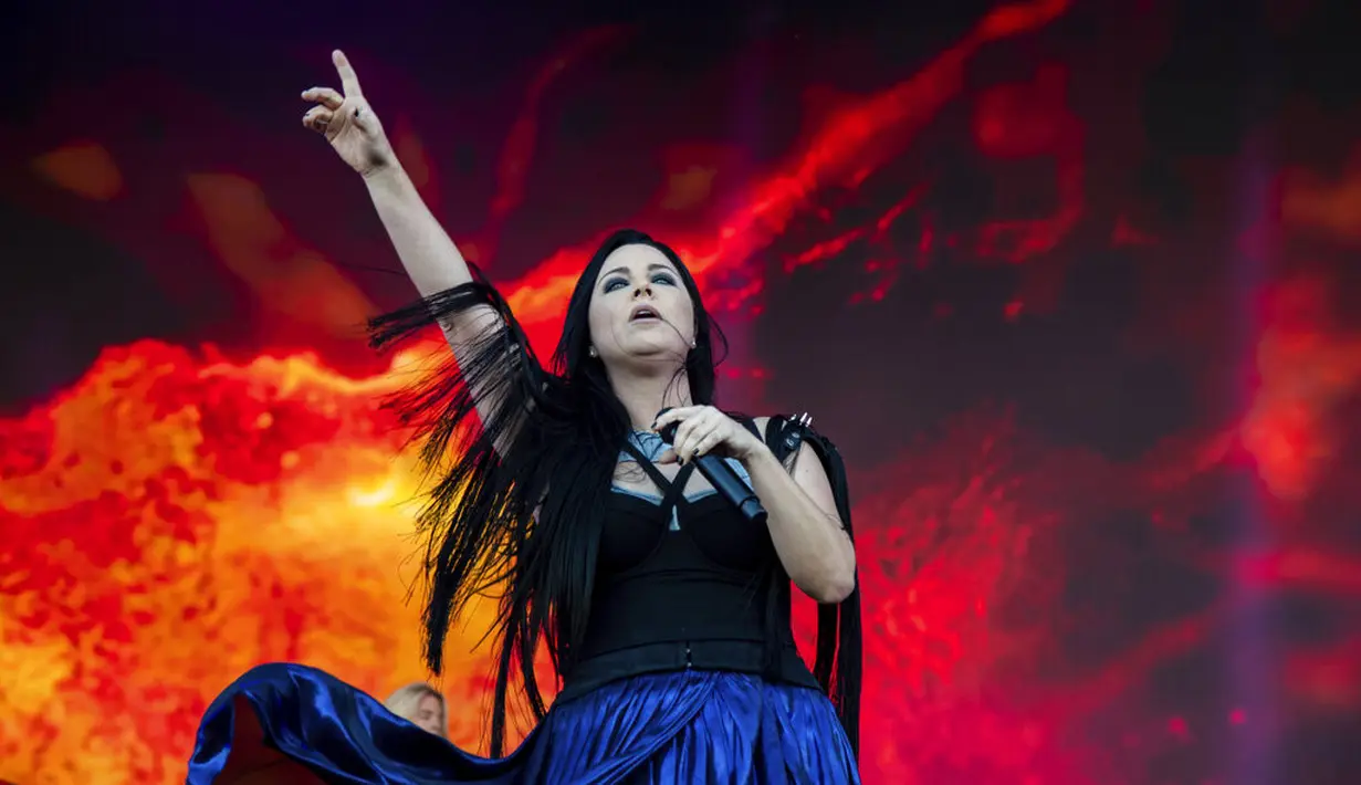 Amy Lee dari Evanescence di Louder Than Life Music Festival. (Foto: Amy Harris/Invision/AP)