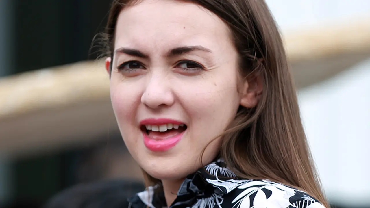 [Bintang] Rianti Cartwright