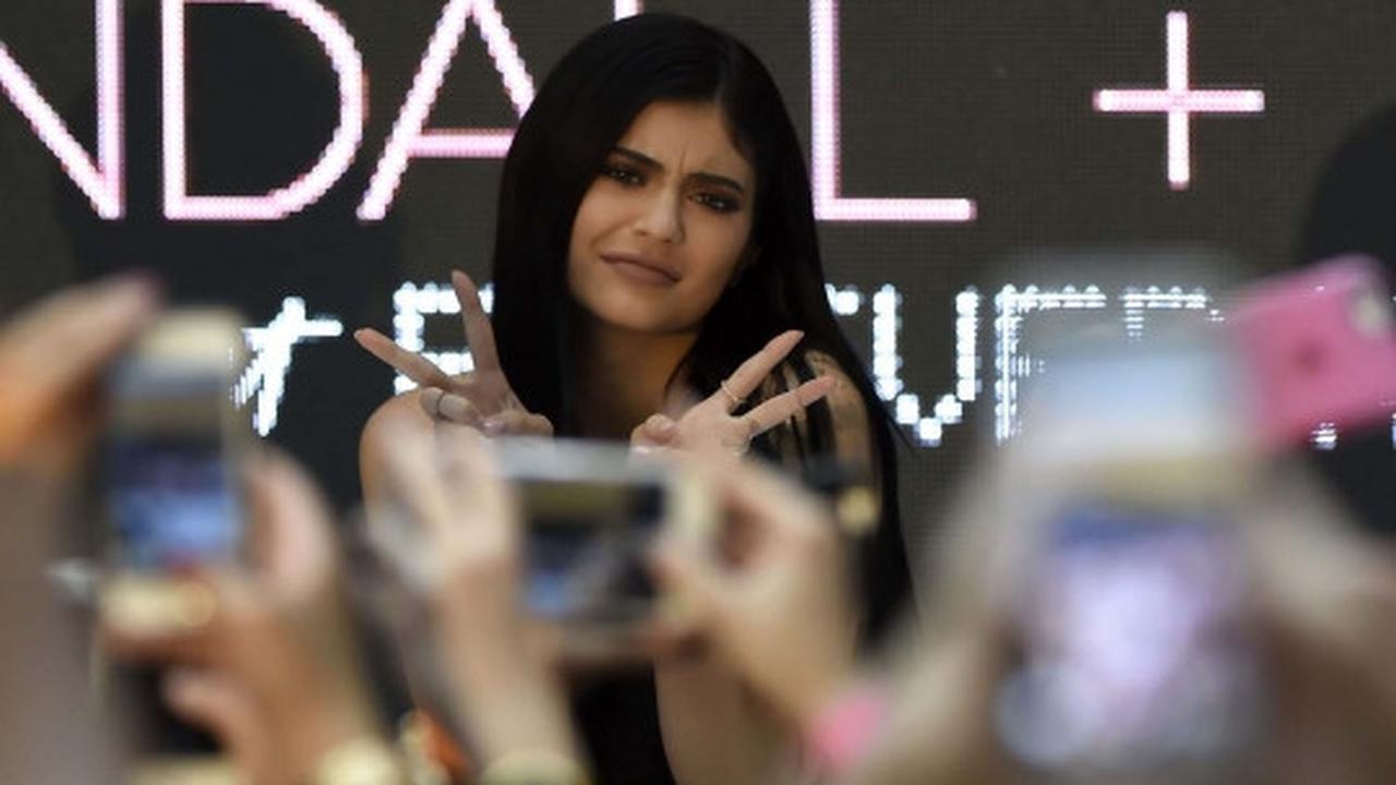 Pesona Kendall dan Kylie bikin heboh fans di Melbourne