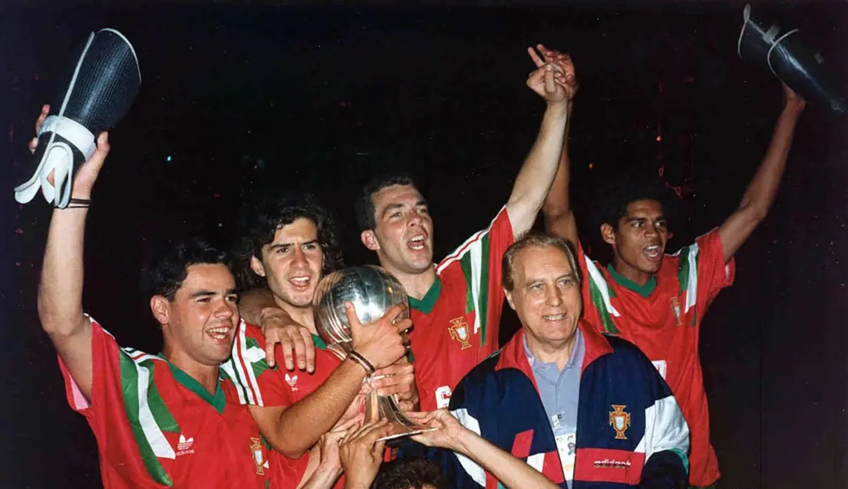 Portugal. Portugal menjadi negara terbanyak ketiga bersama Serbia yang berhasil mengoleksi trofi terbanyak di ajang Piala Dunia U-20 dengan 2 trofi, yaitu pada edisi 1989 dan 1991. Trofi terakhir pada 1991 diraih Portugal bersama pemain-pemain tenar yang kini telah pensiun, seperti Luis Figo, Rui Costa dan Abel Xavier. (FIFA)