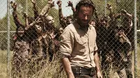 Dengan kelakuan yang semakin tak biasa dari episode ke episode, apakah Rick, karakter utama The Walking Dead mulai kehilangan kewarasannya?