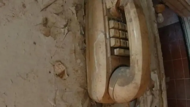 Rumah artis 80-an terbengkalai