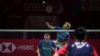 Salah satu ganda putra andalan Indonesia, Marcus Fernaldi Gideon/Kevin Sanjaya Sukamuljo terhenti langkahnya di babak 16 besar Indonesia Masters 2023, Kamis (26/1/2023) sore di Istora Gelora Bung Karno, Senayan, Jakarta. Bukan kekalahan yang membuat The Minions tersingkir, namun cedera Marcus Fernaldi Gideon di tengah laga yang memaksa mereka memberi kemenangan kepada lawannya asal Cina, Liu Yu Chen/Ou Xuan Yi. (Bola.com/Bagaskara Lazuardi)