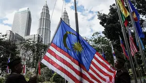 Malaysia Naikkan Upah Minimum Jadi Rp 8,7 Juta Mulai Juni 2027