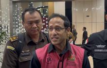 VIDEO: Tatapan Kosong Nadiem, Dipindahkan ke Kejari Jakpus Kasus Korupsi Kemendikbud Ristek
