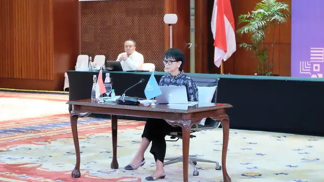 Menlu Retno Marsudi saat sedang memimpin Sidang DK PBB secara virtual sebagai presiden.