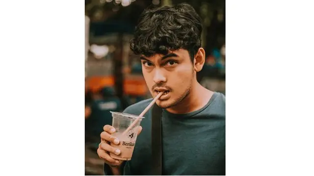Ridwan Ghany berperan sebagai Kakak Arya Kamandanu, kini ia masih aktif di dunia hiburan. Ridwan juga sudah menikah dan punya anak.