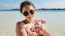 Sebagai selebriti, Sabai Morscheck kerap unggah momen liburannya di Instagram. Baik saat ke luar negeri maupun ke pantai-pantai yang Indah di Indonesia. Dalam liburannya, ia pun tak lupa unggah momen serunya yang curi perhatian. (liputan6.com/IG/@sabaidieter)