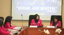 Sejumlah pelajar mengikuti kegiatan diskusi Sehari Jadi Menteri dalam memperingati Hari Anak Perempuan Internasional di Jakarta, Rabu (11/10). Diskusi ini diikuti 21 remaja terpilih dari berbagai wilayah Indonesia. (Liputan6.com/Faizal Fanani)