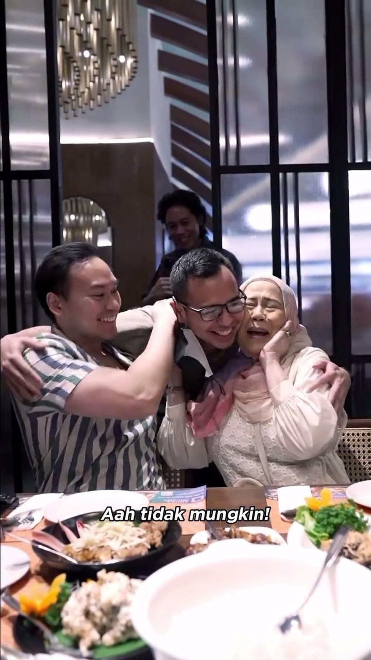 Momen Dewi Yull Dapat Suprise dari Surya Sahetapy Setelah 3 Tahun Tidak Pulang ke Indonesia
