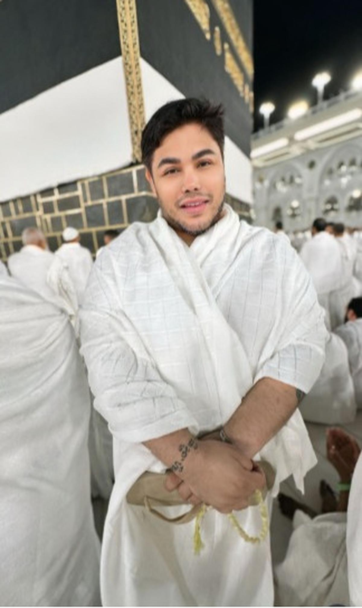 Ivan Gunawan di Depan Kabah