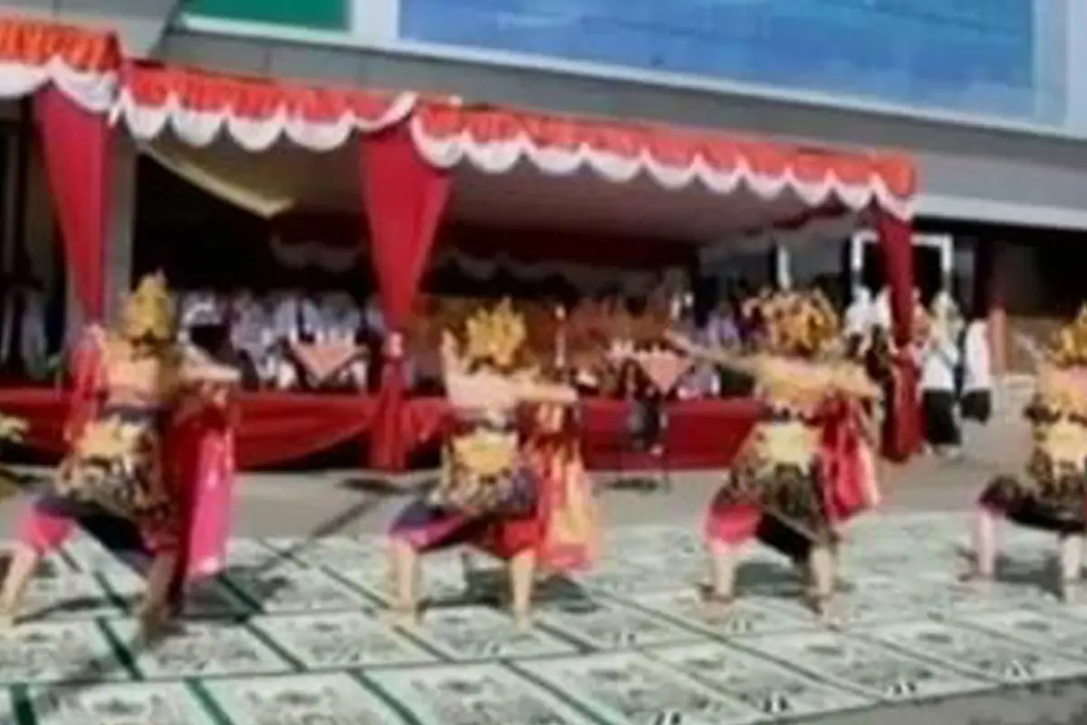 VIDEO: Tarian di Atas Karpet Mirip Sajadah Hebohkan Kemenag DKI