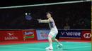 Pebulu tangkis tunggal putra Thailand, Thailand, Panitchaphon Teeraratsakul berusaha mengembalikan kok ke arah wakil Indonesia, Alwi Farhan dalam laga final Indonesia Masters 2026 di Istora, Senayan, Jakarta, Minggu (25/01/2026). (Bola.com/Bagaskara Lazuardi)