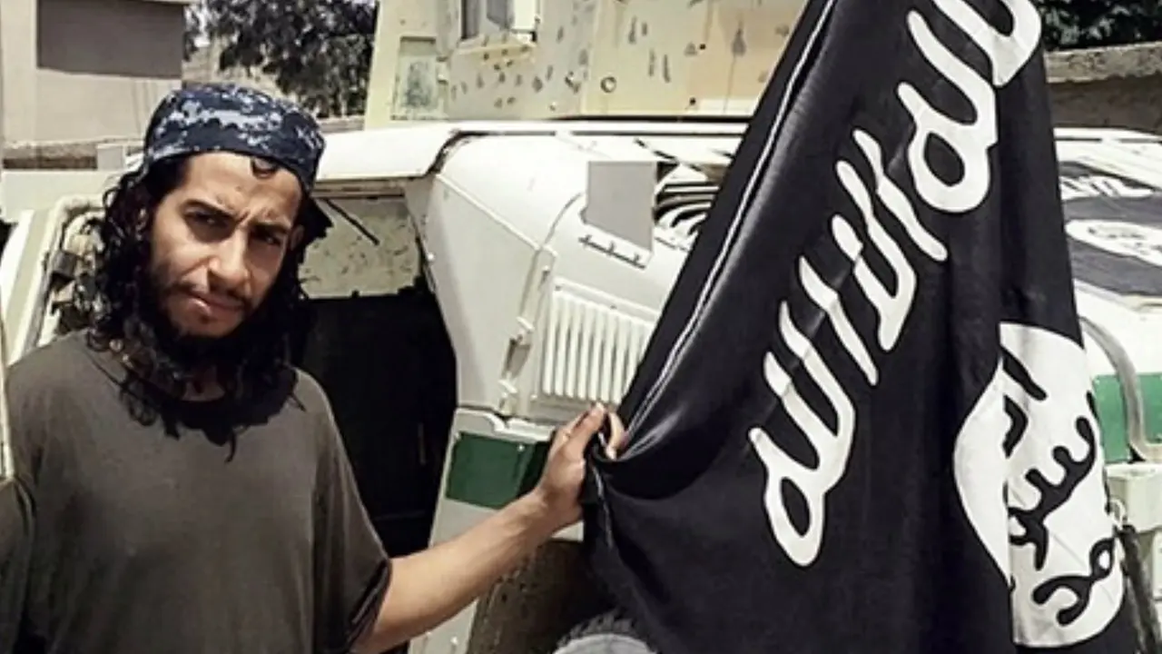 Misteri Bomber Paris: Dari Pemilik Bar Jadi Militan