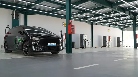 Charging Hub Ultra Fast di Puri Indah Bisa Isi Baterai EV 80 Persen Cuma 12 Menit