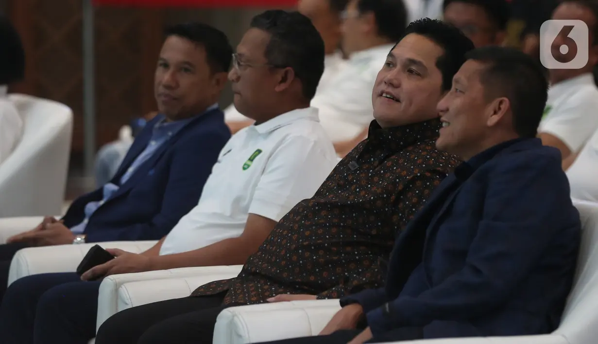 Ketua Umum PSSI Erick Thohir berharap dengan bergulirnya musim kedua Pegadaian Liga 2 Indonesia musim 2024/2025 kompetisi makin solid menuju permainan sepak bola yang bersih. (Liputan6.com/Helmi Fithriansyah)
