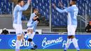 Para pemain Lazio merayakan gol Ciro Immobile (2 kiri)  saat melawan Genoa pada babak 16 besar Coppa Italia  di Olimpico stadium, Rome, (18/1/2017).  (EPA/Ettore Ferrari)