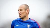 Kapten tim nasional Belanda, Arjen Robben, menghimbau agar timnya segera melupakan kegagalan mereka lolos ke Piala Eropa 2016.