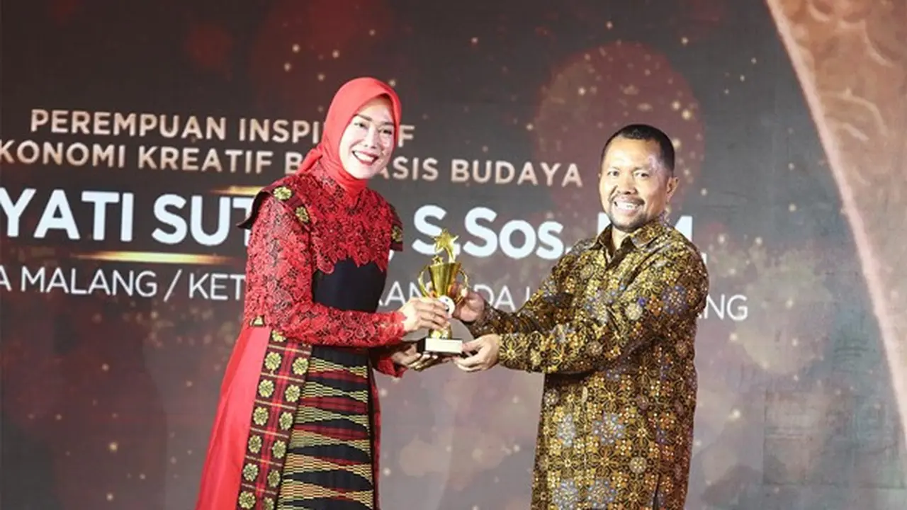 Selamat! Ketua TP PKK Kota Malang Kantongi Penghargaan Perempuan Inspiratif di Festival 6