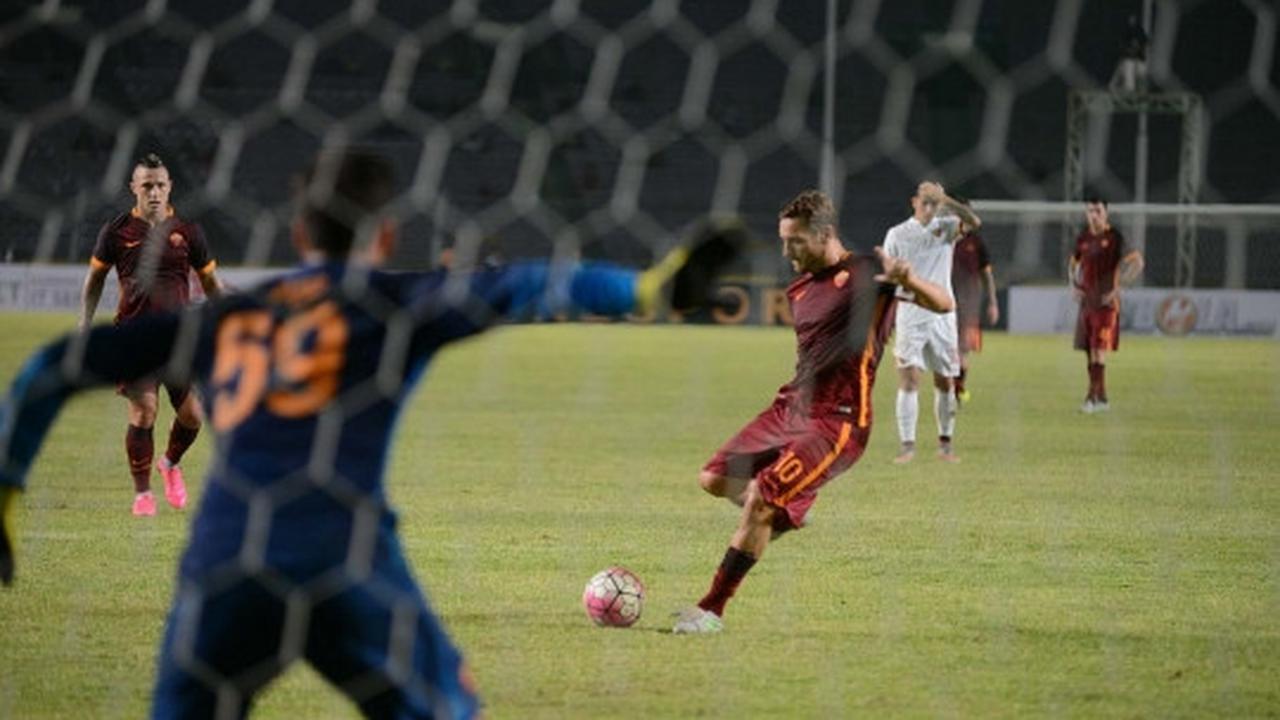 Aksi Totti dkk di laga AS Roma Indonesia Day 2015