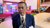 Herry Rachmat, Direktur Poltekpar Makassar, mengungkap pihaknya berkontribusi memajukan wisata kemaritiman dengan kontribusi para mahasiswa dan dosennya dengan memberi pelatihan 24 Desa Wisata. (Dok: Liputan6.com/dyah)
