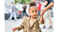 Intip Koleksi Sneakers Favorit North West