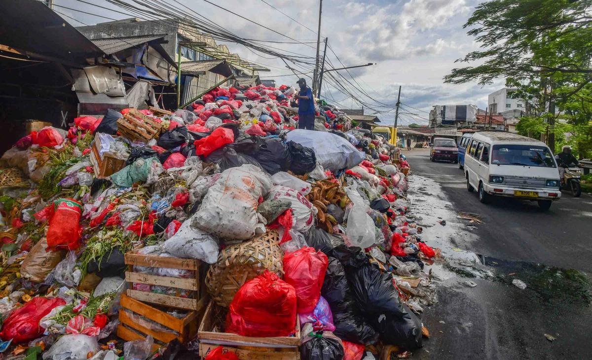 FOTO: Krisis Sampah Masih Terjadi di Tangerang Selatan