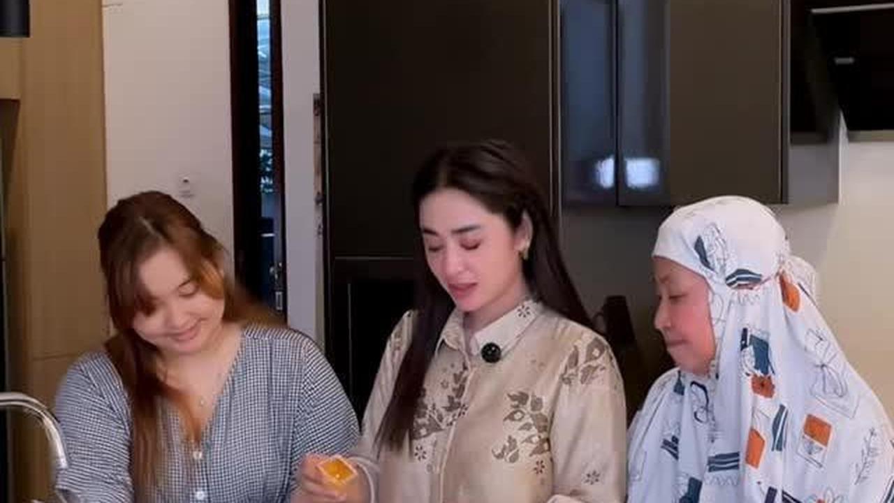 7 Potret Dapur dan Ruang Makan di Rumah Dewi Perssik saat Buka Bersama, Mewah dan Estetik Banget