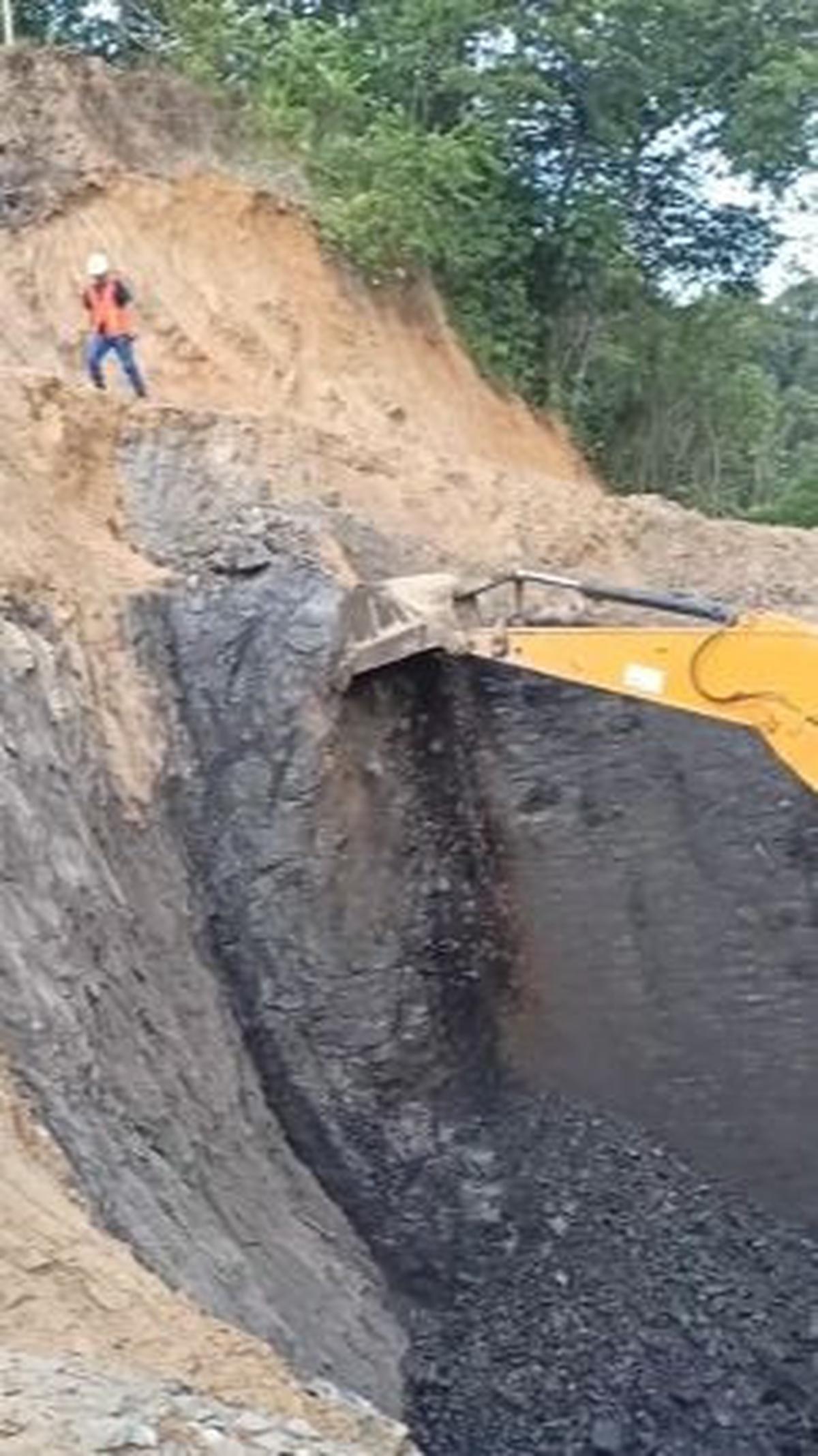 Tidak tanggung-tanggung, 'harta karun' yang dimaksud adalah batubara. <br>