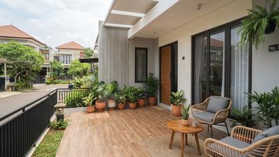 8 Model Teras Minimalis dengan Lantai Motif Kayu, Cocok untuk Rumah Masa Kini