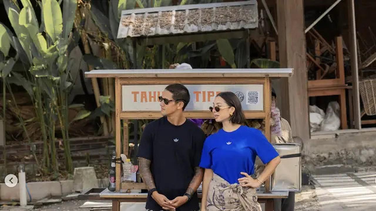 Pesona Gaya Couple Jennifer dan Irfan Bachdim Tampil Etnik Berkain dengan Gaya Unik