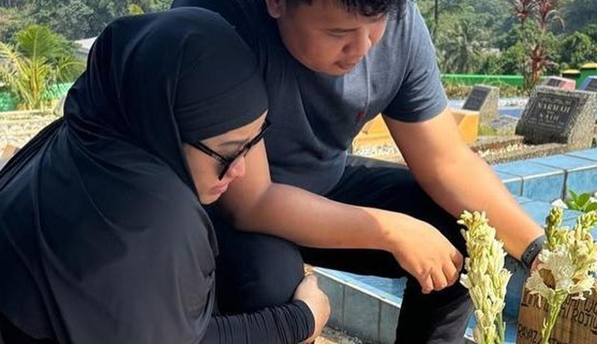 <p>Baby Zoltan meninggal dunia setelah menjalani perawatan di rumah sakit karena mengalami dehidrasi akibat diare. (Foto: Instagram/ syifaasyifaaa)</p>