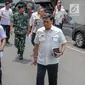 Menko Polhukam Wiranto bersiap memberi keterangan usai rapat koordinasi tertutup di Kantor Kemenko Polhukam, Jakarta, Selasa (24/9/2019). Rapat membahas RUU KUHP, Papua dan Papua Barat, serta karhutla. (Liputan6.com/Faizal Fanani)