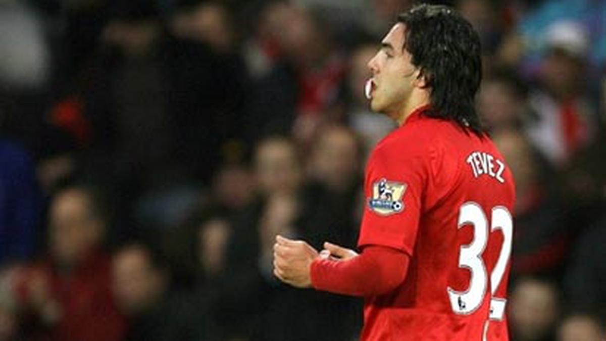 Tevez “Dibawa” ke Meja Hijau