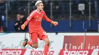 Kiper Hamburg SV asal Jerman, Julian Pollersbeck. (AFP/Carmen Jaspersen)