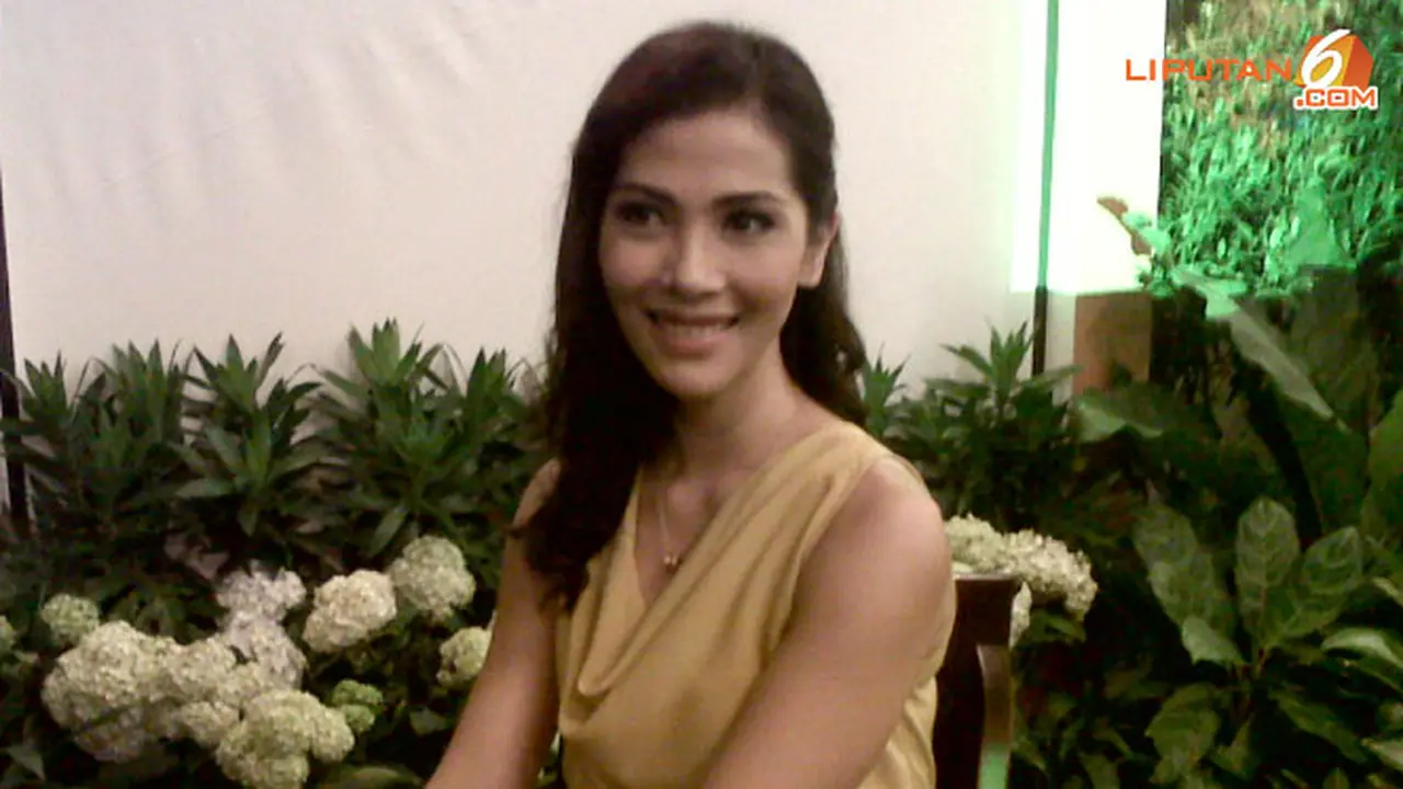 nadya-mulya-1-130906b.jpg