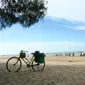 Pantai Lombang, Madura. (yukpiknik.com)