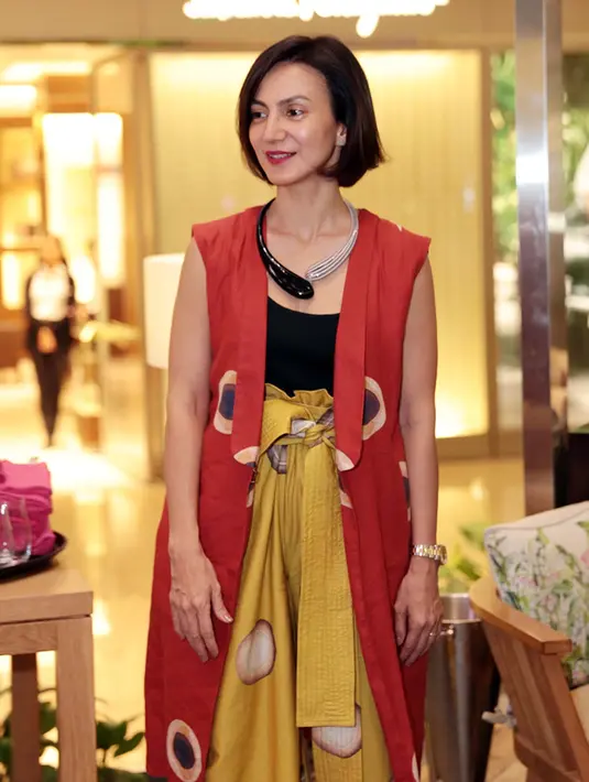 Lantas apa yang membuat mantan Anggota DPRD DKI Jakarta itu suka dengan olahraga yoga. Saat ditemui di Plaza Indonesia, perempuan 39 tahun itu menceritakan hingga 15 tahun serius menekuni yoga. (Deki Prayoga/Bintang.com)